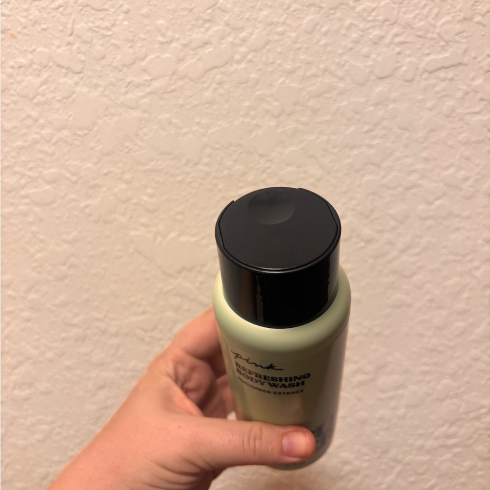 Victoria Secret Pink Cucumber Refreshing Body Wash - Picture 3 of 4